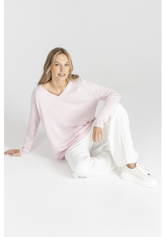 Lekki sweter w odcieniu pudrowego różu