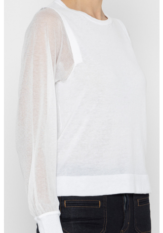 Biały sweter z przeźroczystymi rękawami