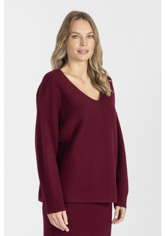 Sweter w odcieniu burgundowym
