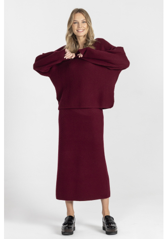 Sweter w odcieniu burgundowym
