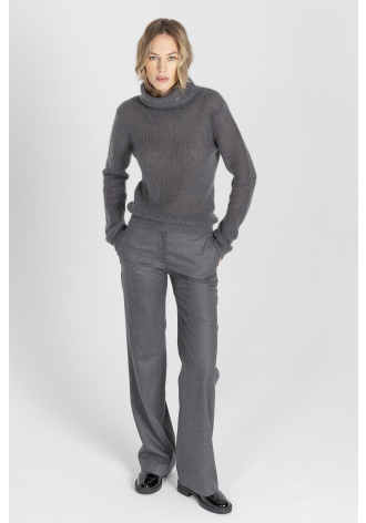 Szary sweter  z golfem