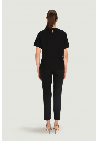 Klassisches schwarzes Baumwoll-T-Shirt