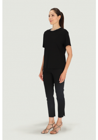 Klassisches schwarzes Baumwoll-T-Shirt