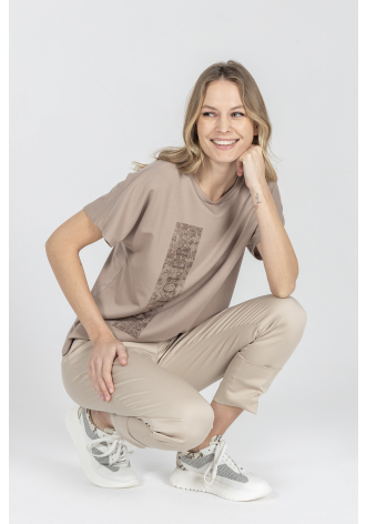 T-shirt z okrągłym dekoltem z napisem Deni Cler