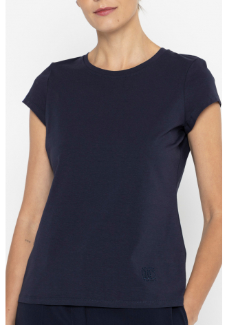 Plain navy blue t-shirt
