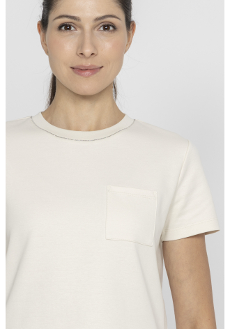Beżowy t-shirt ze delikatnym zdobieniem 
