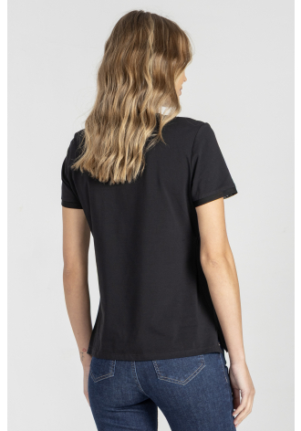 Czarny t-shirt wykończony paskami tiulu