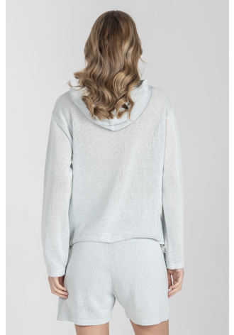 Niebieska bluza zapinana na suwak