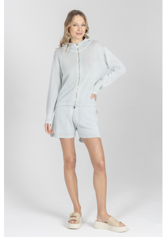 Niebieska bluza zapinana na suwak