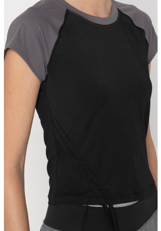 Functional T-shirt with contrasting sleeves and drawstring