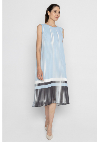 Pleated blue sleeveless dress 