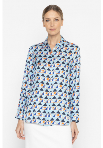 Classic viscose shirt with a graphic pattern