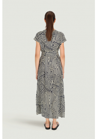 Kleid mit Knopfleiste in schwarz-weißem Print