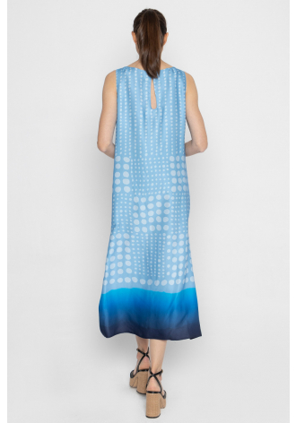 Blaues Sommerkleid mit weißem Pünktchenmuster