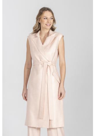 Sukienka w kolorze pudrowego różu