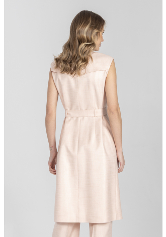 Sukienka w kolorze pudrowego różu