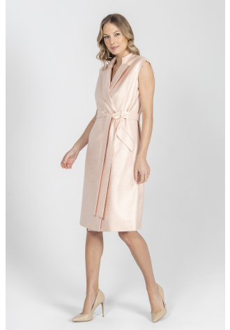 Sukienka w kolorze pudrowego różu