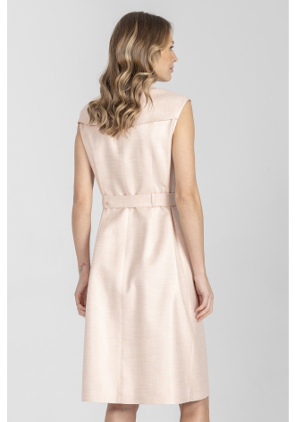 Sukienka w kolorze pudrowego różu