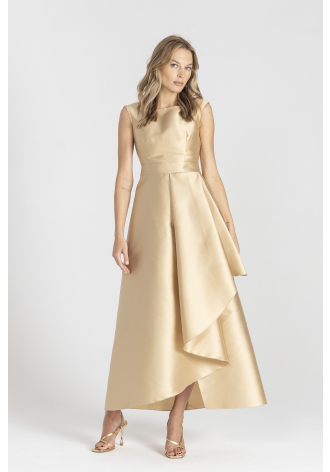 Langes Abendkleid in Gold