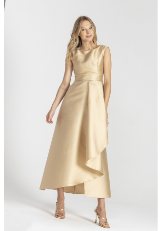Langes Abendkleid in Gold