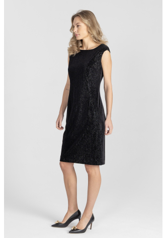 Sukienka w kolorze czarnym z mieniącej się tkaniny