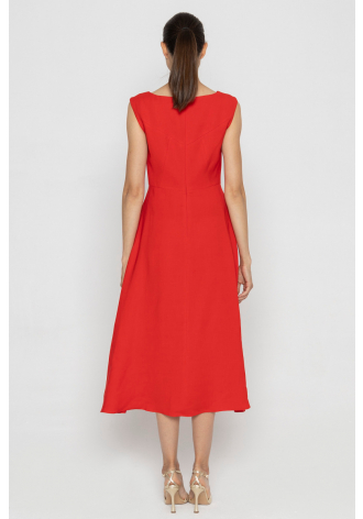 Red sleeveless dress with a flared bottom 