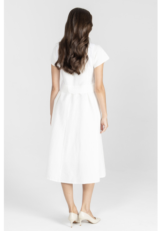 Zapinana sukienka w kolorze ecru