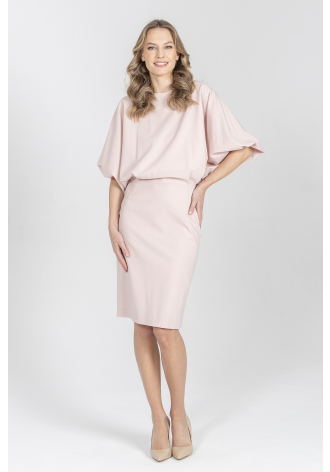 Elegancka efektowna sukienka w kolorze pudrowego różu