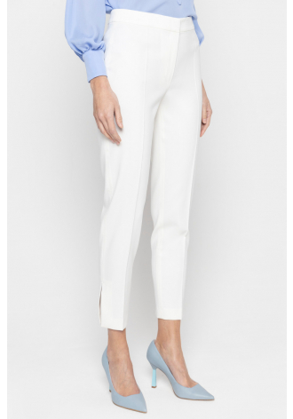 Białe klasyczne spodnie z rozporkami