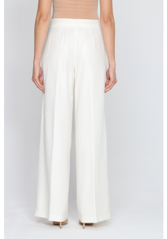  Elegant white trousers