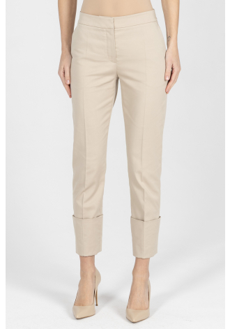 Wąskie beżowe spodnie 