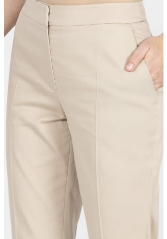 Wąskie beżowe spodnie 