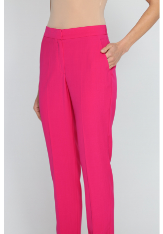  Elegant magenta slim-leg trousers