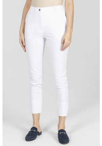 Białe spodnie z wąską nogawką