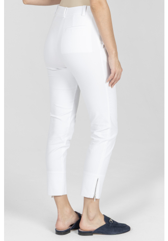 Białe spodnie z wąską nogawką