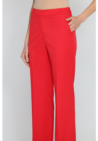 Elegant red trousers with hidden fastening