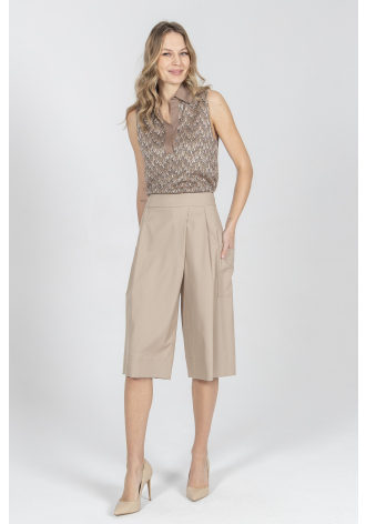 Krótkie spodenki w kolorze beżowym
