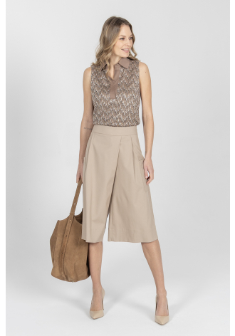 Krótkie spodenki w kolorze beżowym