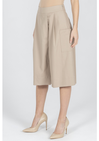 Krótkie spodenki w kolorze beżowym