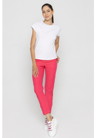 Pink trousers with decorative buttons on the cuffs 