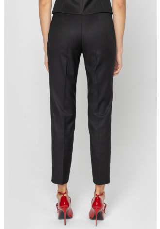 Elegant black slim-leg trousers