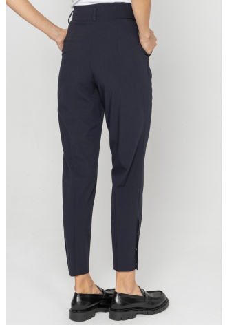 Elegant navy blue trousers with a classic leg