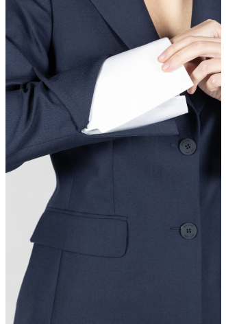 Granatowa marynarka z cienkiej wełny