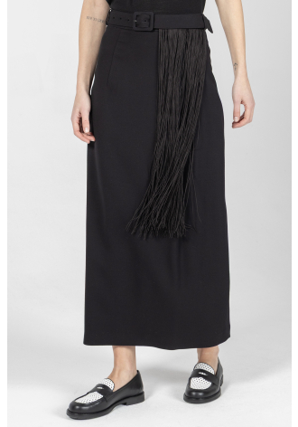 Eleganter schwarzer Rock mit Fransen