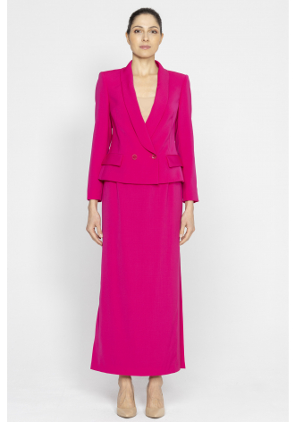 Kurzer eleganter Blazer in einem Magenta-Ton