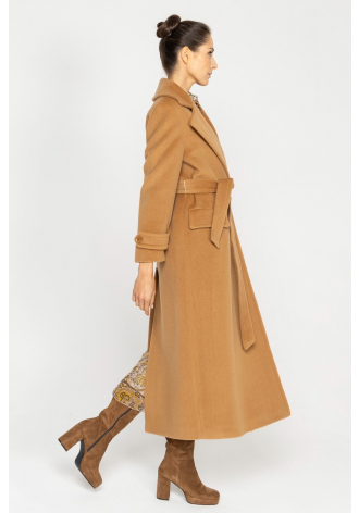 Elegant long camel coat 