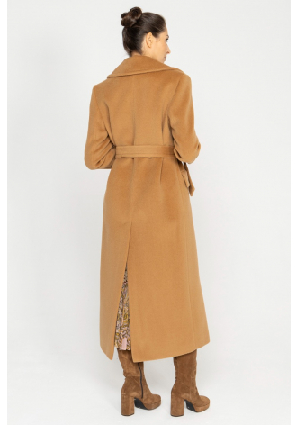 Elegant long camel coat 