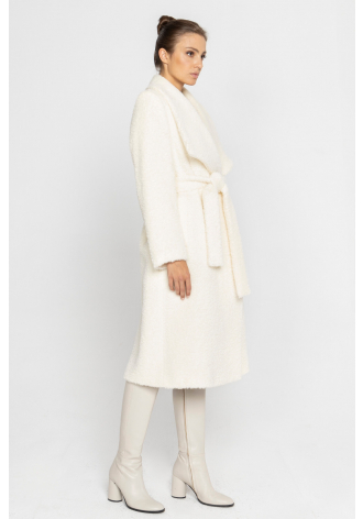 Elegant ecru coat 