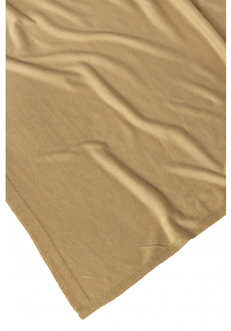 Goldfarbener eleganter Schal