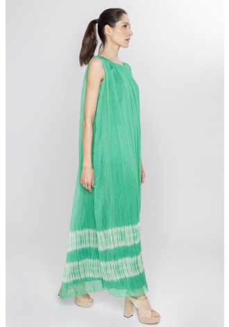 Długa zwiewna suknia w odcieniu żywej zieleni